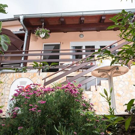 Apartment Alba Медвея Екстериор снимка
