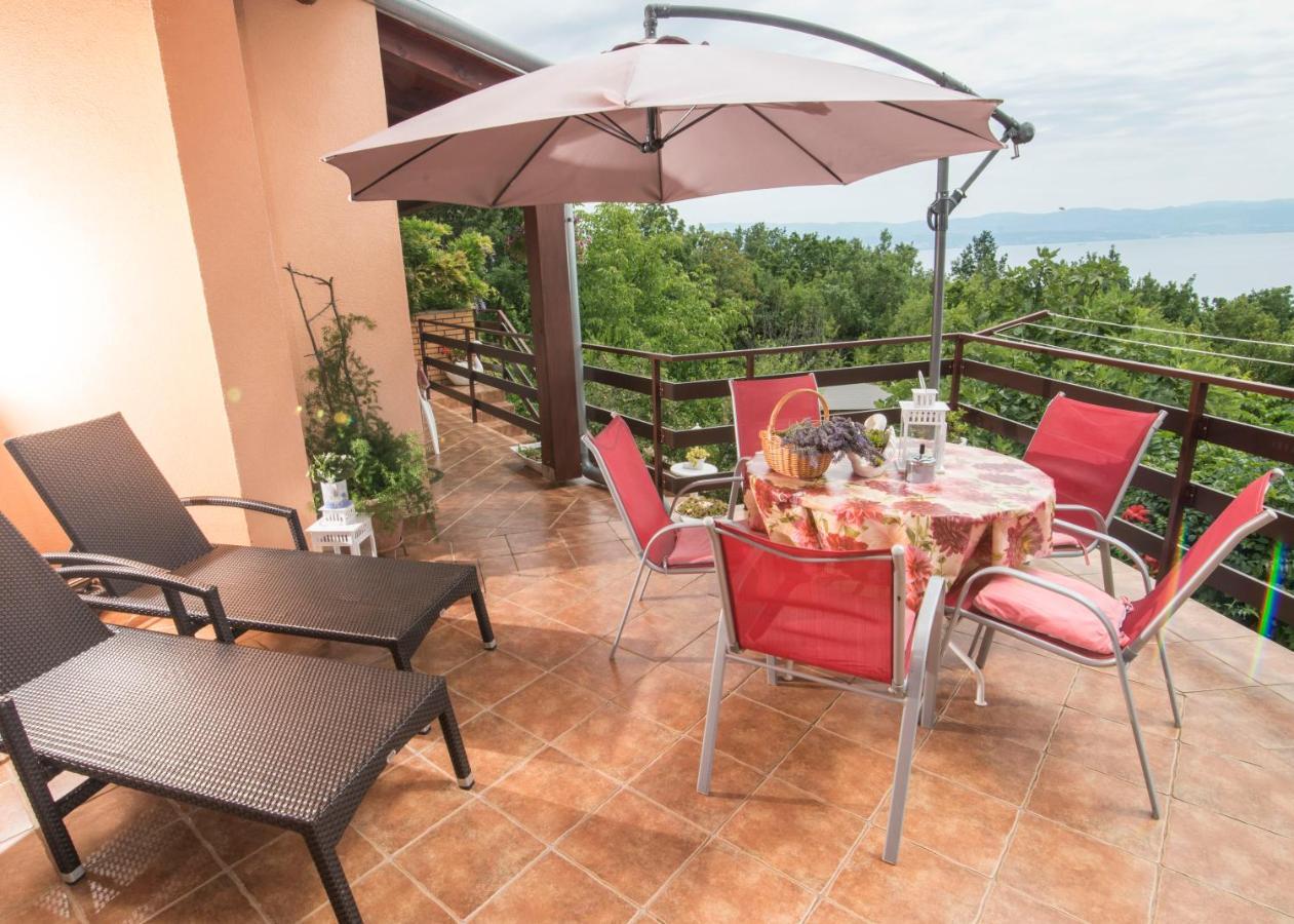 Apartment Alba Медвея Екстериор снимка