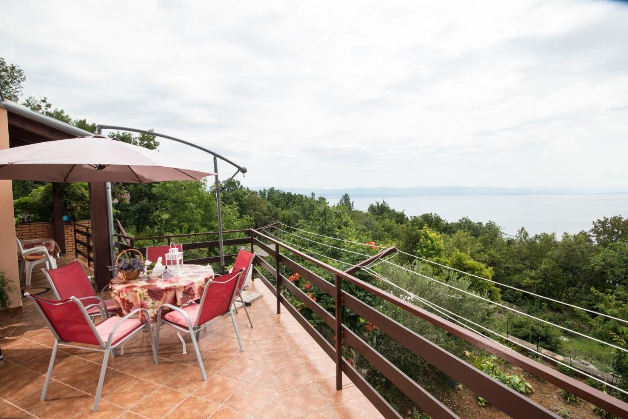 Apartment Alba Медвея Екстериор снимка
